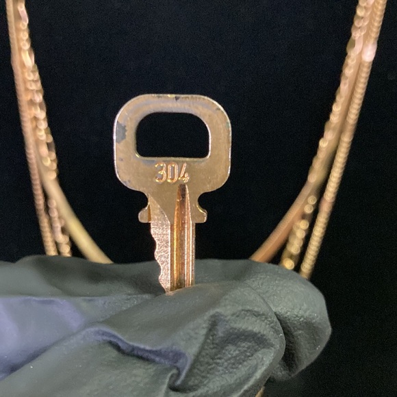 Louis Vuitton Lock/Key With Chain - Picture 5 of 7
